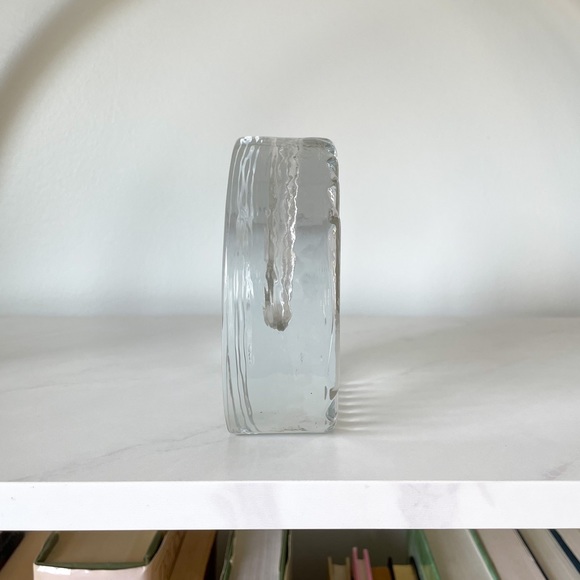 Ice Block Ribbed Flat and Round Glass Bud Vase - Picture 2 of 10